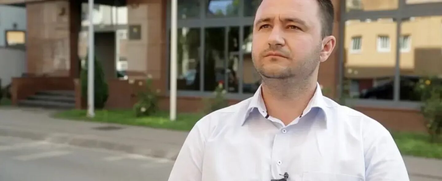 Ombudsman reagovao zbog kažnjavanja radnika UIO koji je prijavio korupciju APIK mora zaštititi Emira Mešića
